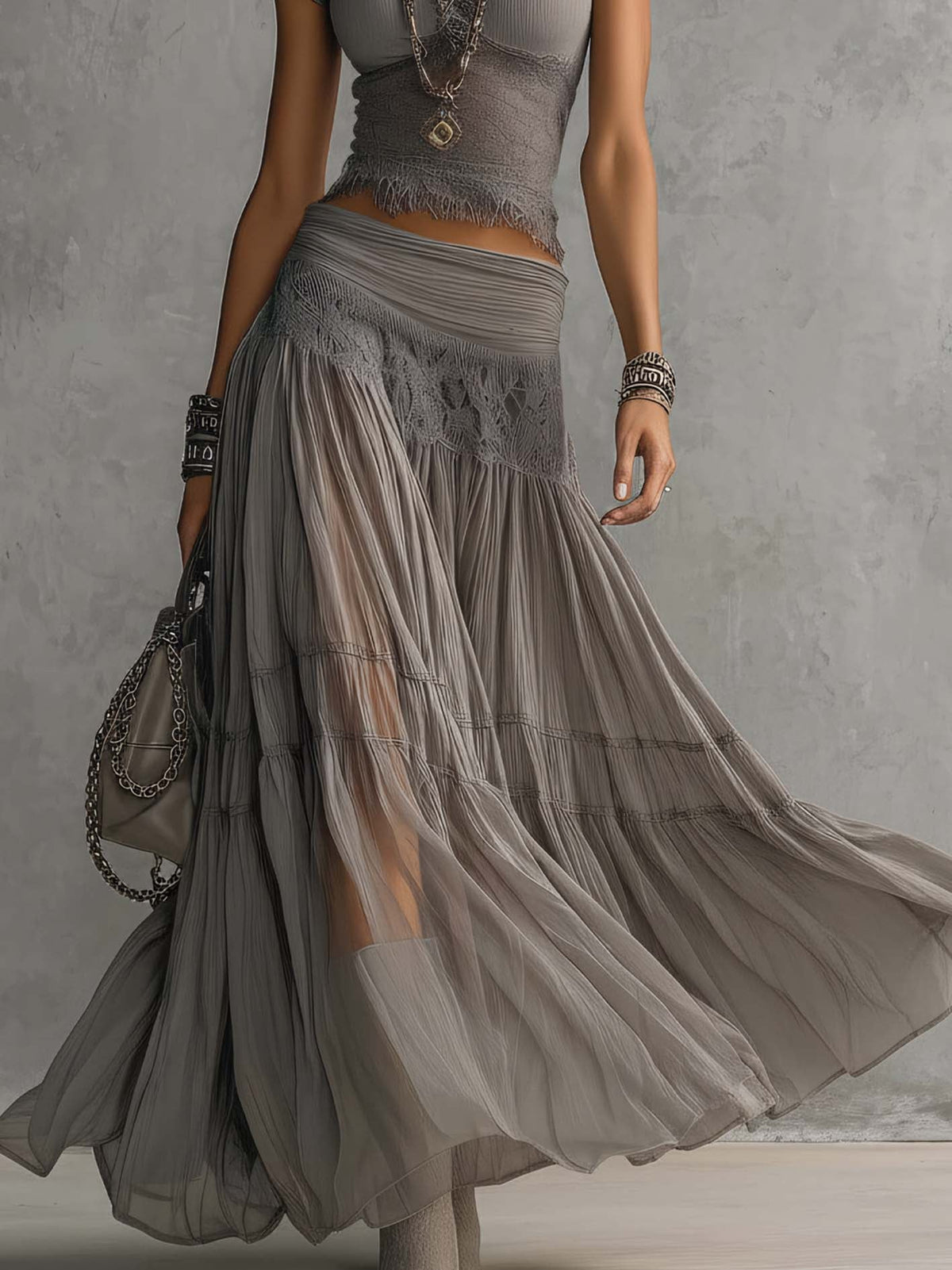 Geneva · Ensemble Top Transparent à Empiècements en Dentelle Noire et Jupe Maxi Plissée