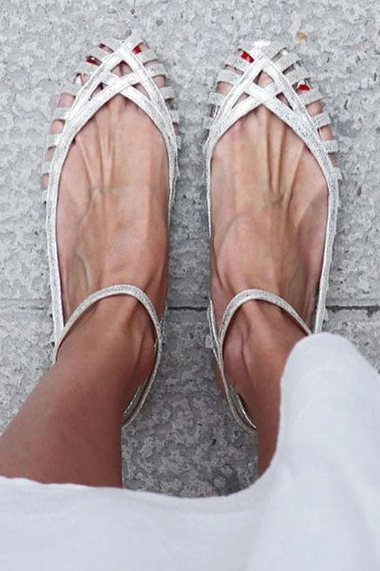 sandales argent à bride cheville ajourée et bout rond.