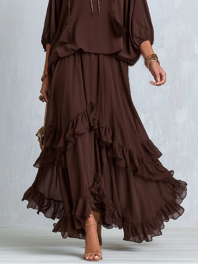 Ensemble Marron en Mousseline avec Top Col en V à Coulisse et Pompons et Jupe à Volants Multicouches
