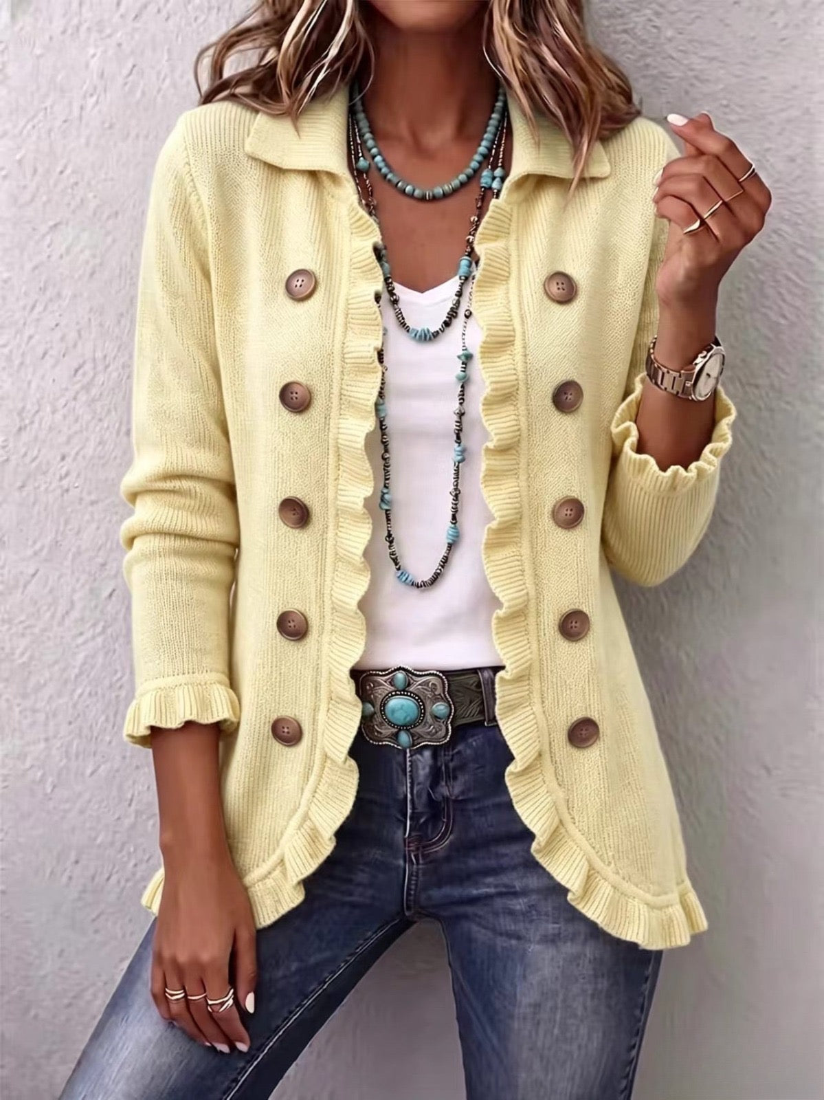 MARGAUX | Veste en maille crème à volants