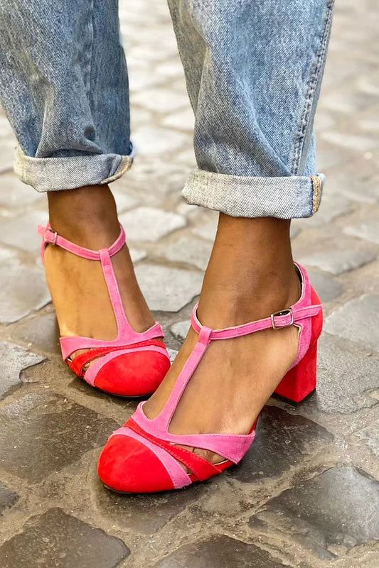 Talons larges à découpes color block Fuchsia avec boucle et bride en T