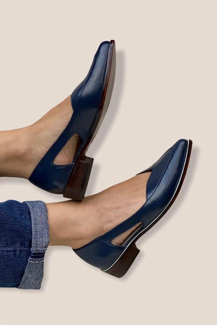 chaussures plates décontractées bleu marine à découpes, bout effilé et slip-on.
