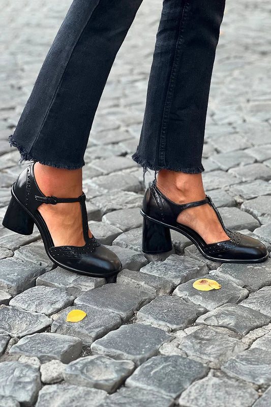 Talons larges Noir unis à bout rond avec boucle et bride en T