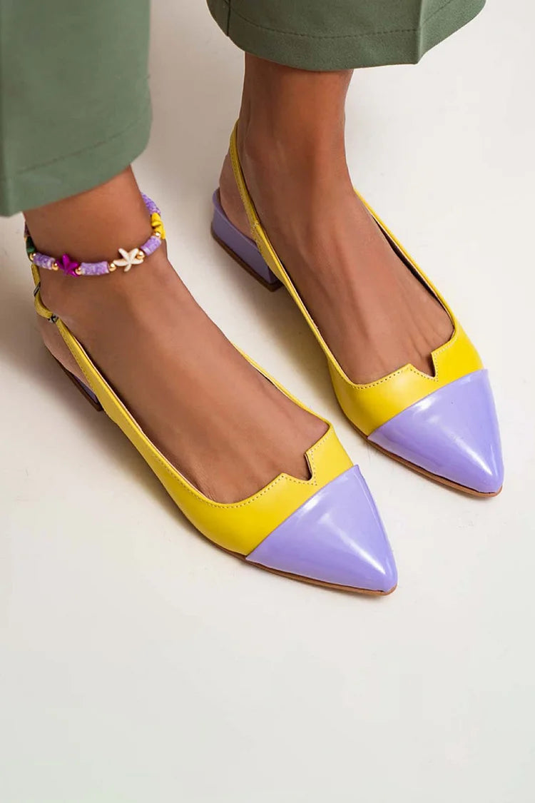 chaussures plates color block à bout effilé, slingback et boucle à découpes.