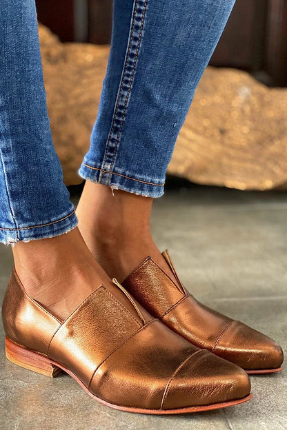 Faustine | Mocassins Slip-On Pointus Dorés à Encoche en V