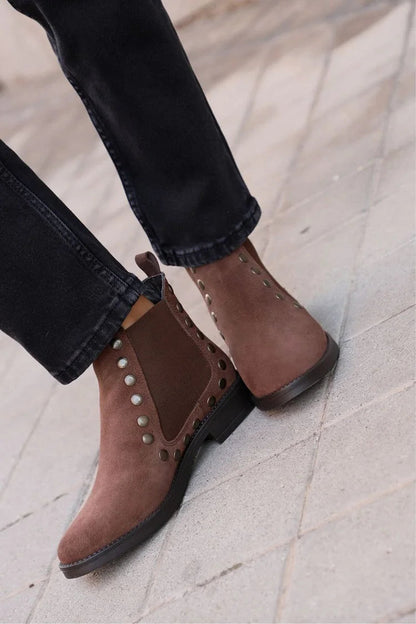 Lucille | Bottines Marron Cloutées en Suédine Bout Rond