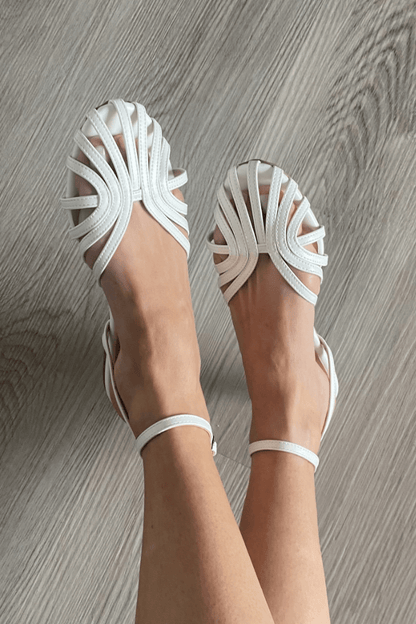 Ballerines unies à découpes et bout rond avec bride cheville