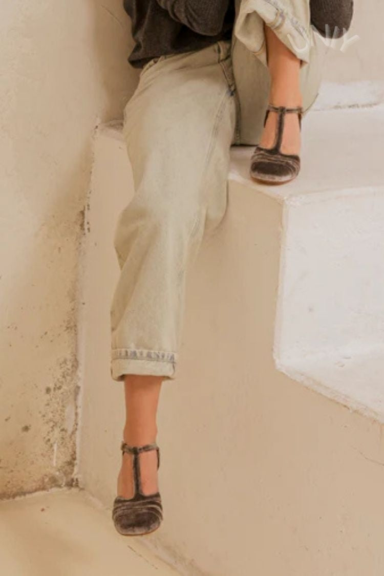 Talons larges à découpes en velours avec boucle et bride en T