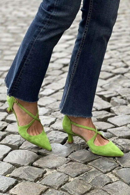 Talons bas pointus Kaki unis avec boucle et brides croisées