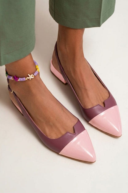 chaussures plates color block à bout effilé, slingback et boucle à découpes.
