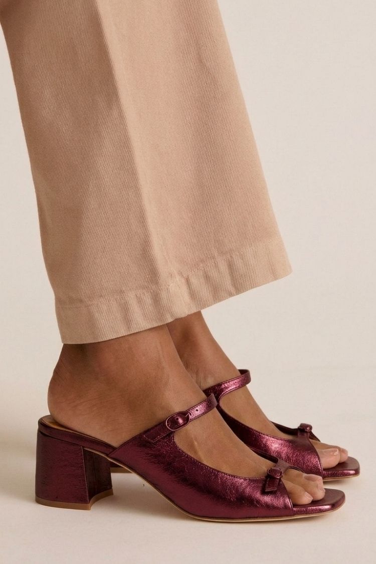 Talons larges slingback à découpes color block Or