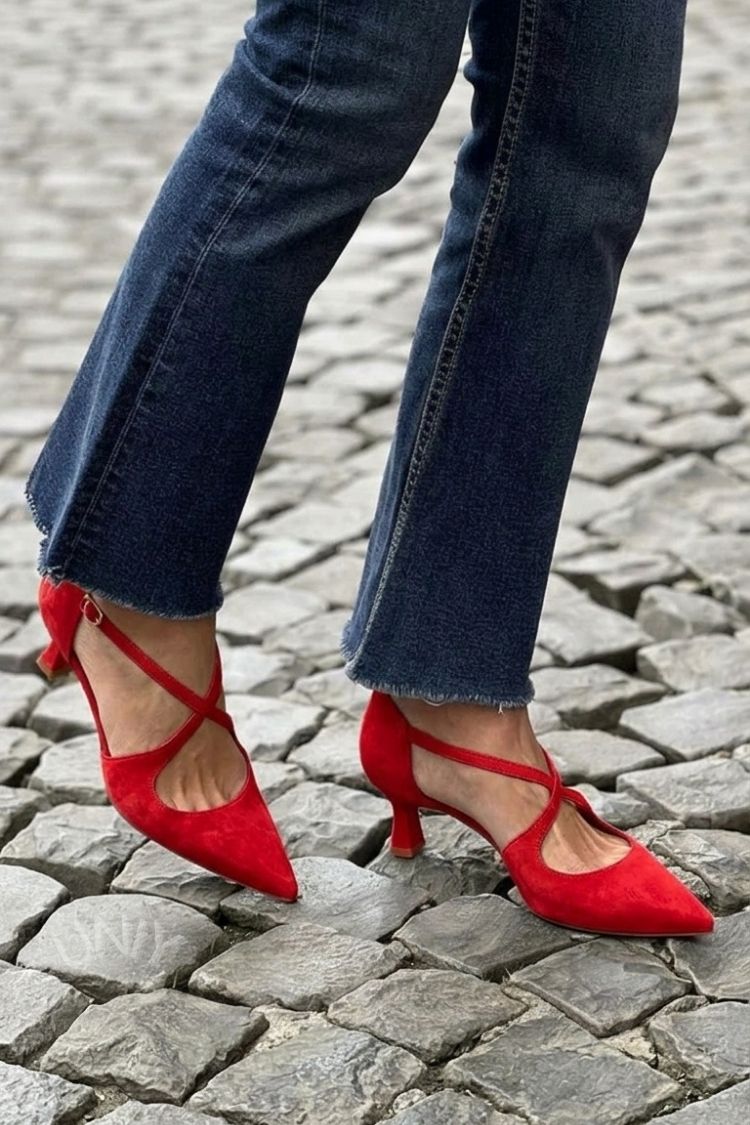 Talons bas pointus Kaki unis avec boucle et brides croisées