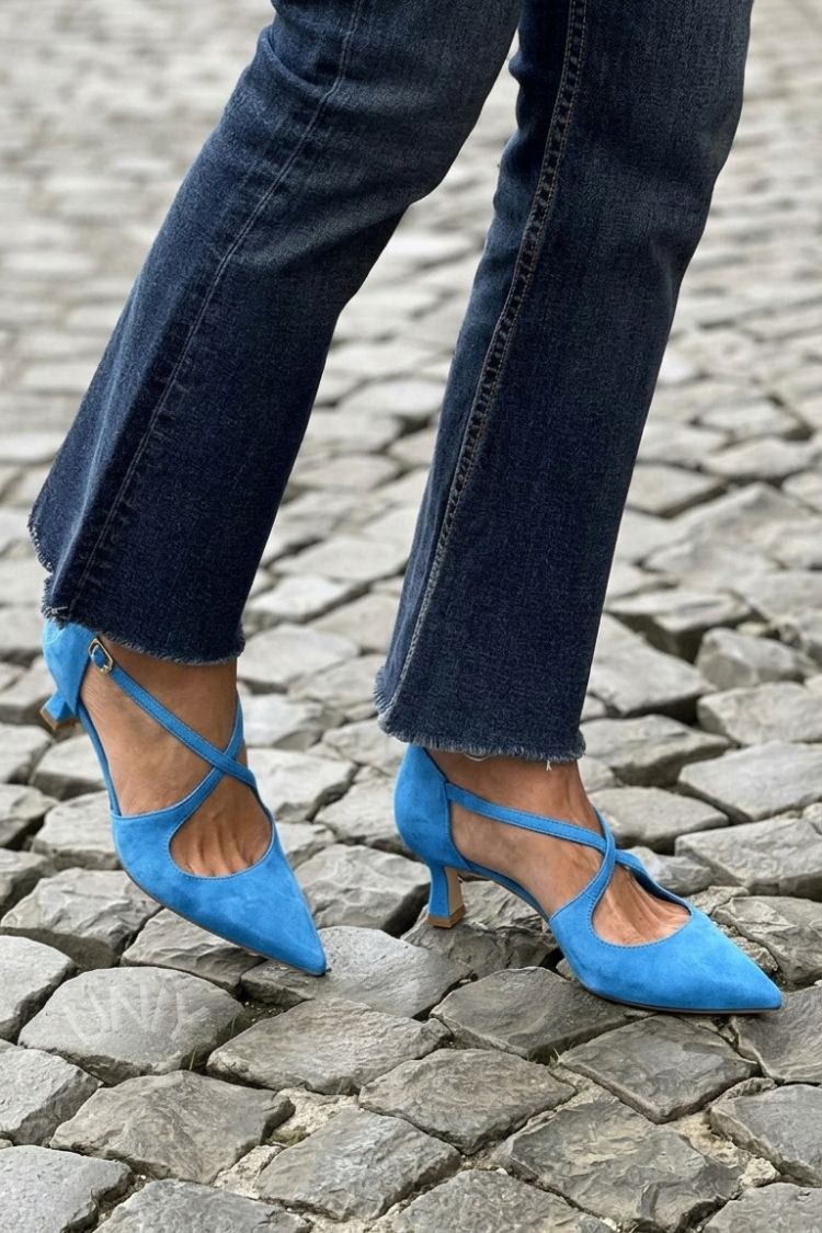 Talons bas pointus Kaki unis avec boucle et brides croisées