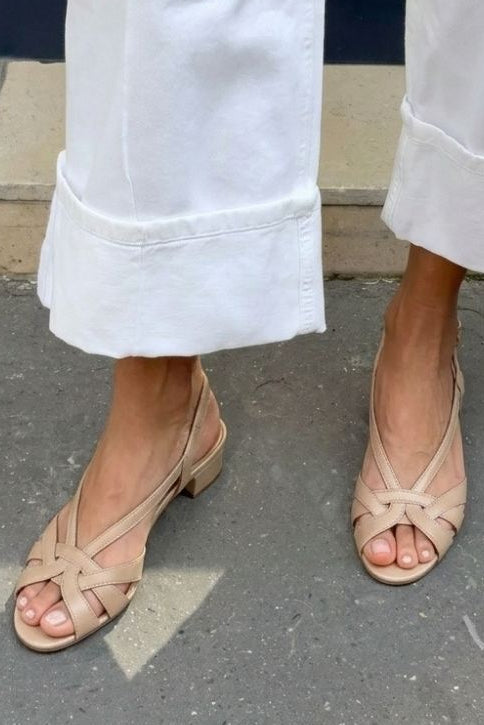 Sandales Nude en Cuir à Brides Croisées, Bride Arrière et Petit Talon.