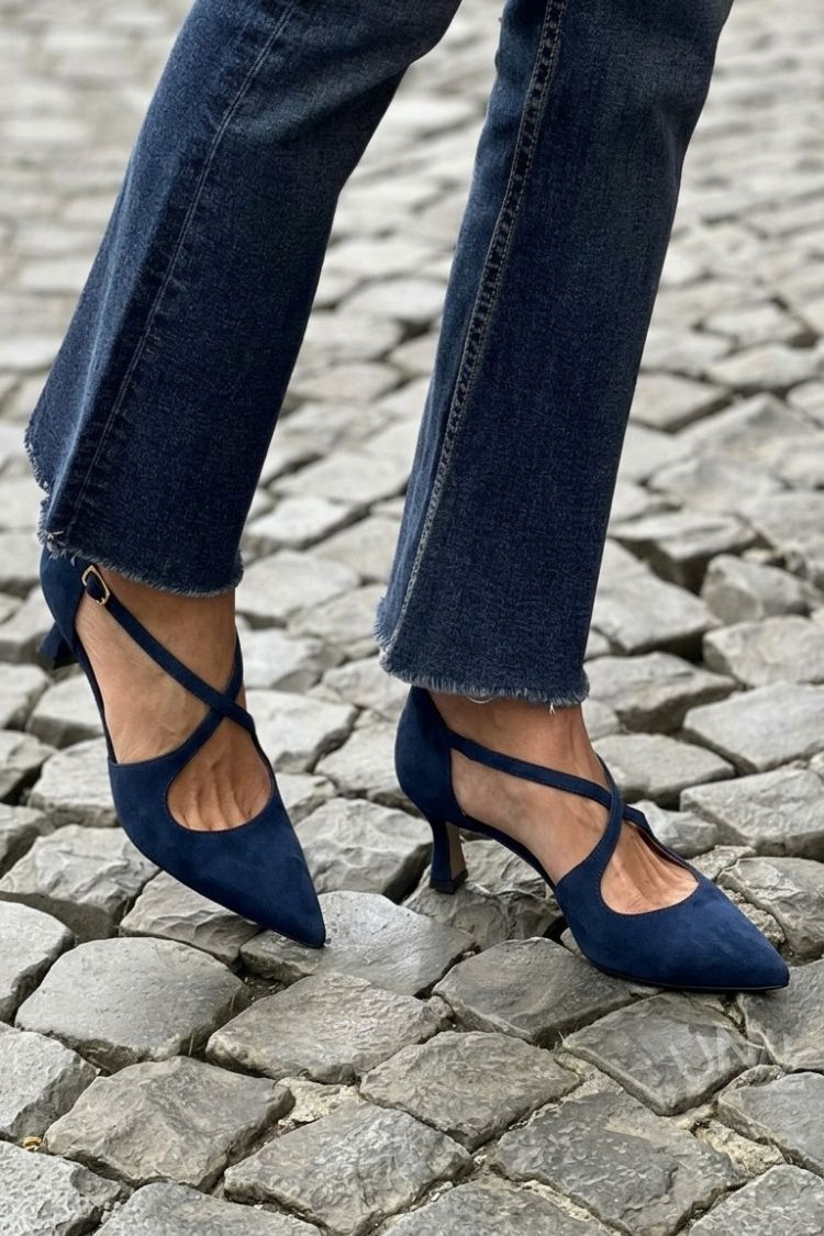 Talons bas pointus Kaki unis avec boucle et brides croisées