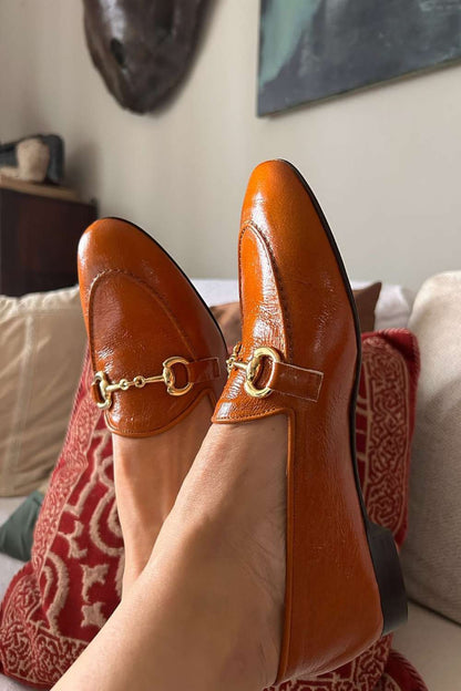 Pénélope | Mocassins Caramel à Chaîne Dorée