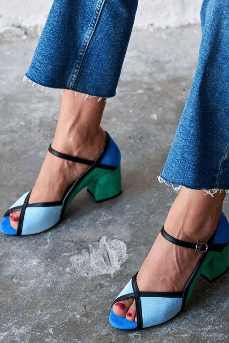 Talons aiguilles color block à boucle et bride en T