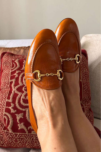 Pénélope | Mocassins Caramel à Chaîne Dorée