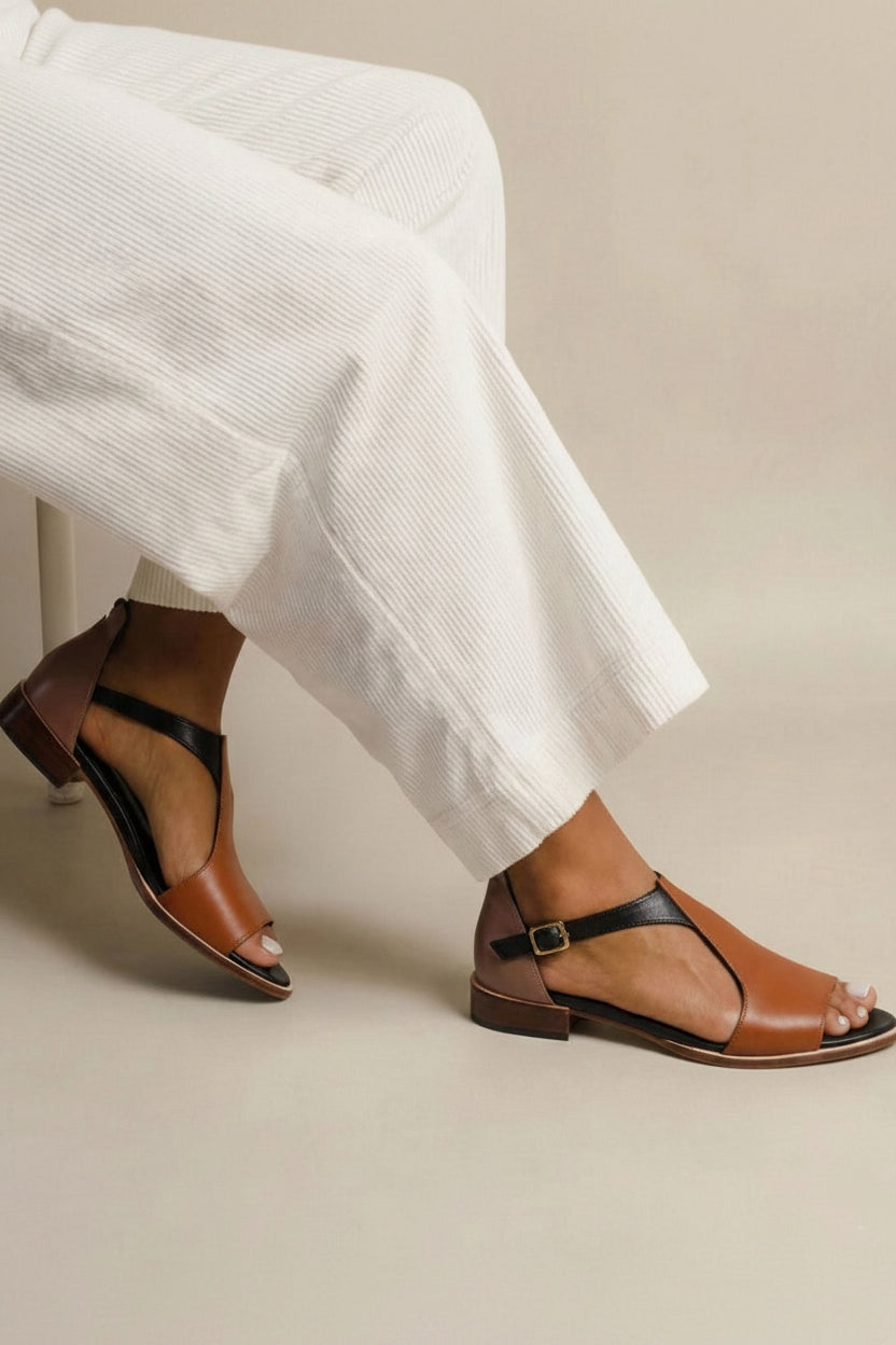 Sandales d'Été Minimalistes Marron en Similicuir à Bride à la Cheville.