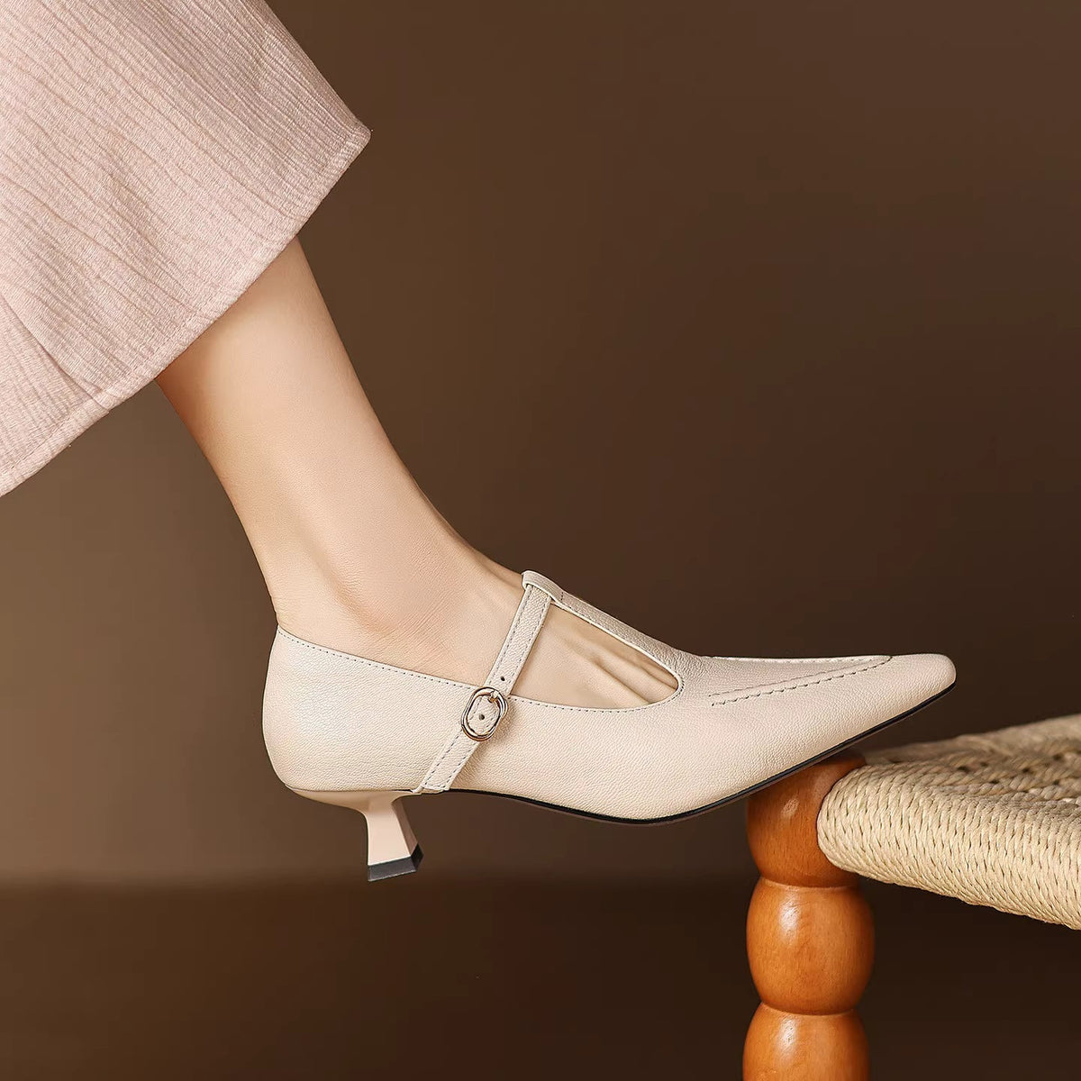 Tirea – Escarpins en Cuir à Bride en T – vue 4
