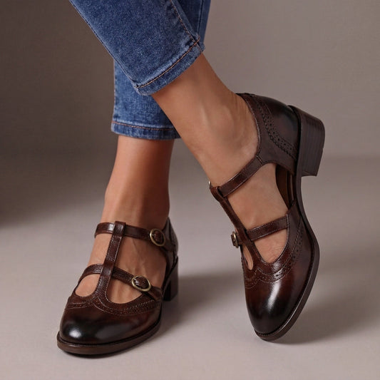 Lucinda – Babies en Cuir Perforé à Bride en T – vue 1